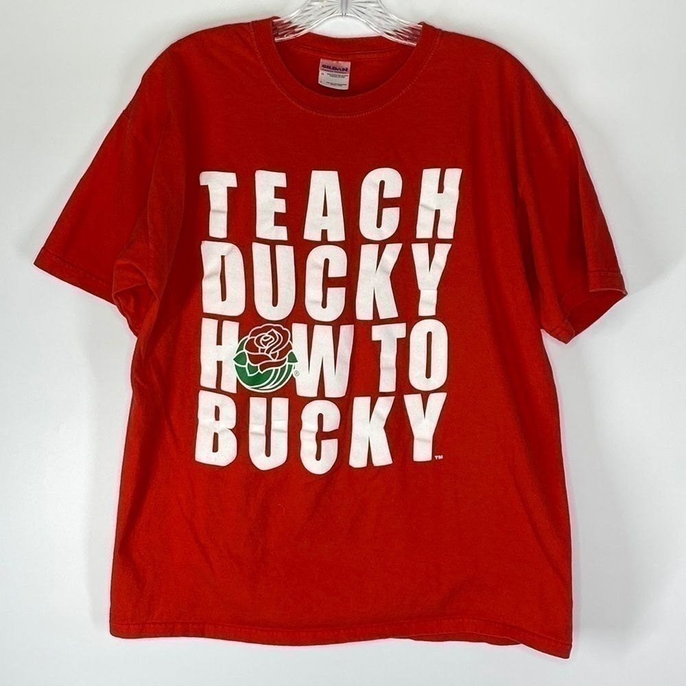 UW Badgers Teach Ducky How To Bucky Red Tshirt Size Large